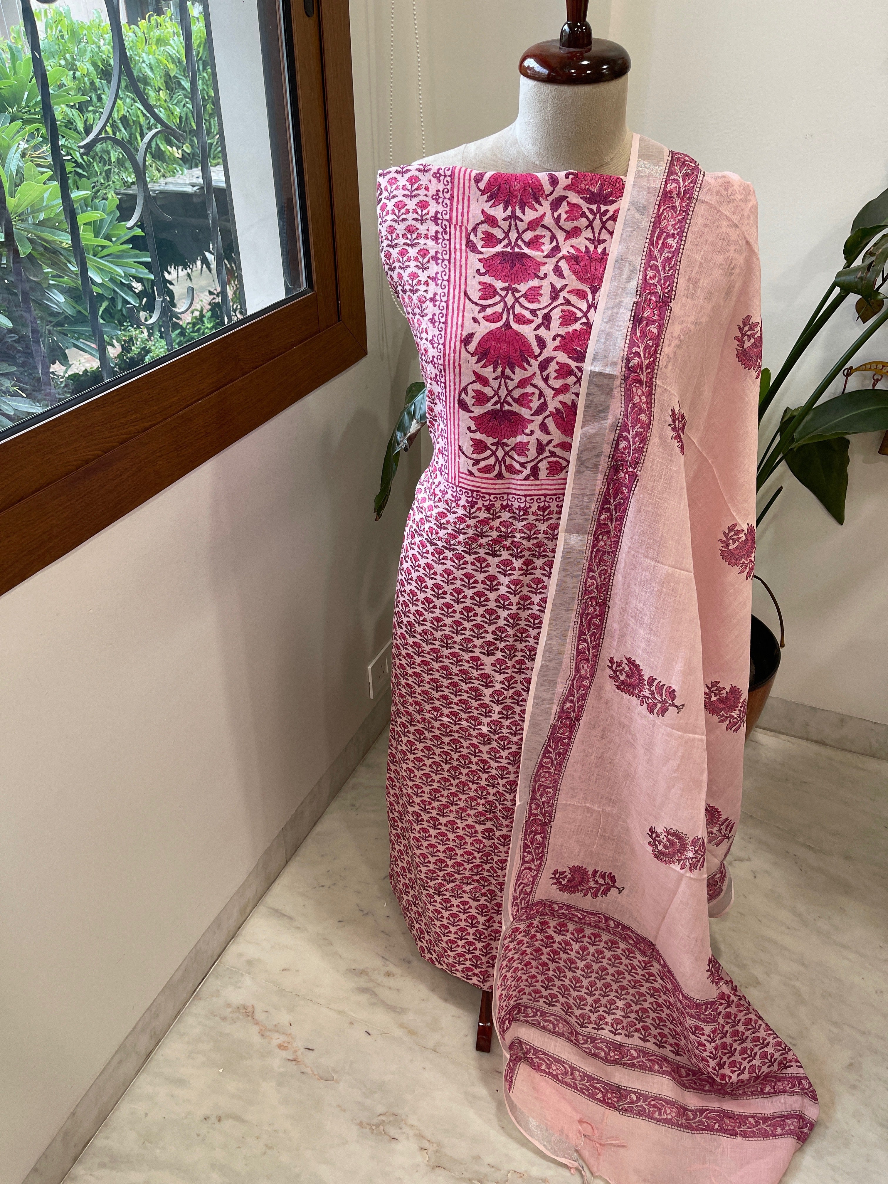 Pink Handblock Printed Suit Set in Pure Linen - Masakalee