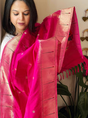 Pink Handwoven Paithani Dupatta in Pure Silk - Masakalee