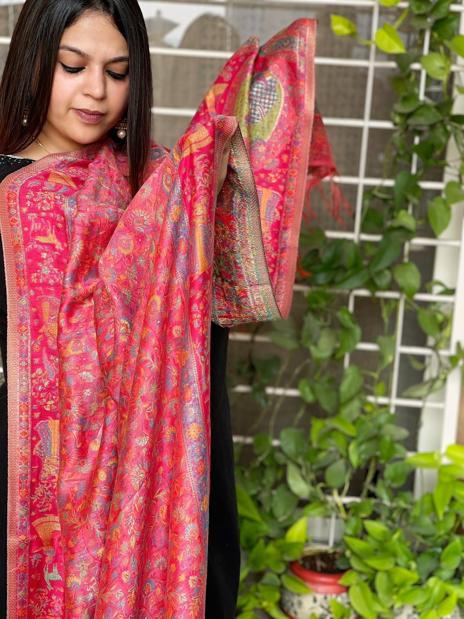 Pink Woven Pure Silk Kaani Dupatta - Masakalee