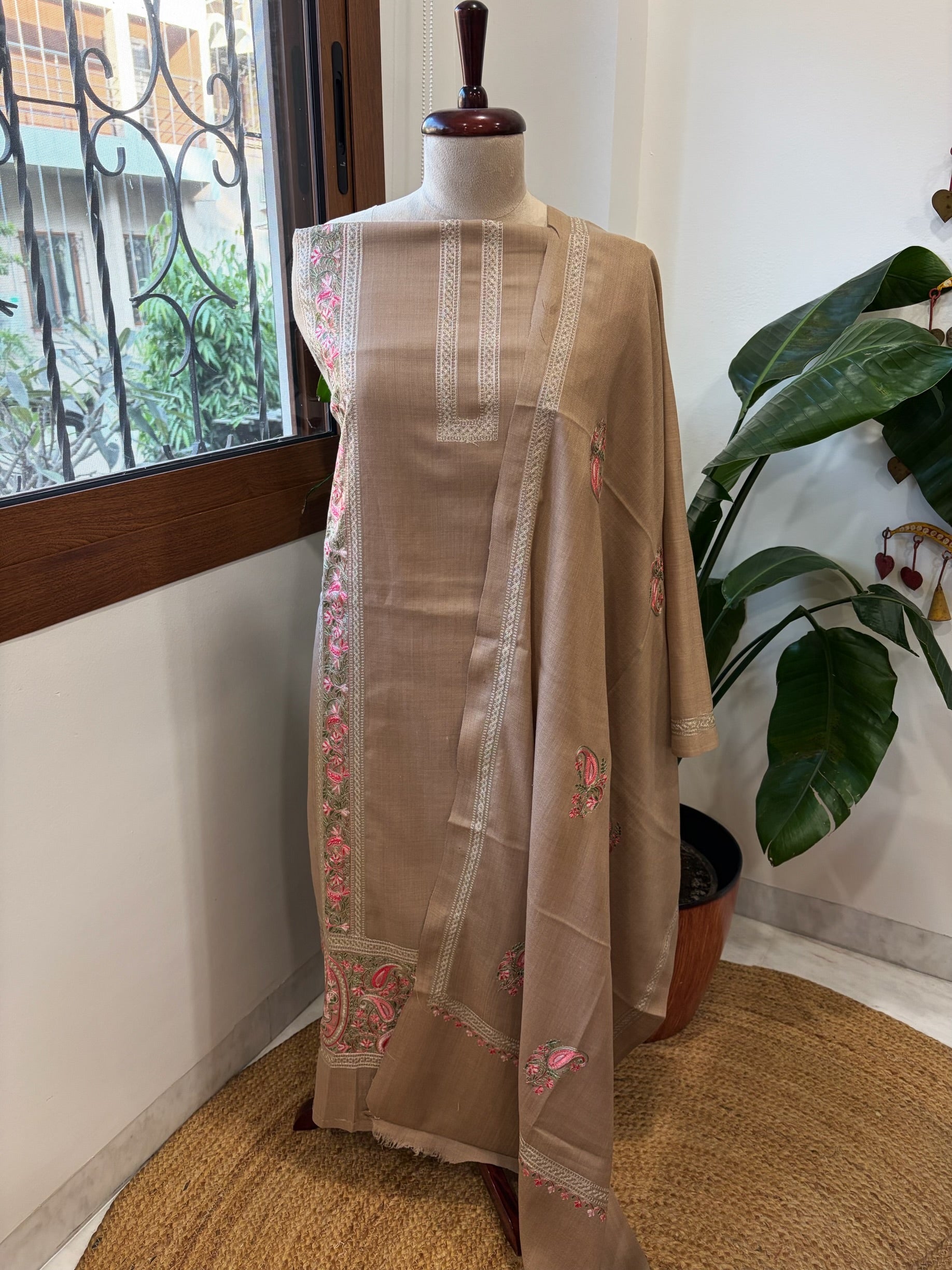 Pinkish Toosh Winter Suit Set with Aari Work in Pashmina Wool - Masakalee