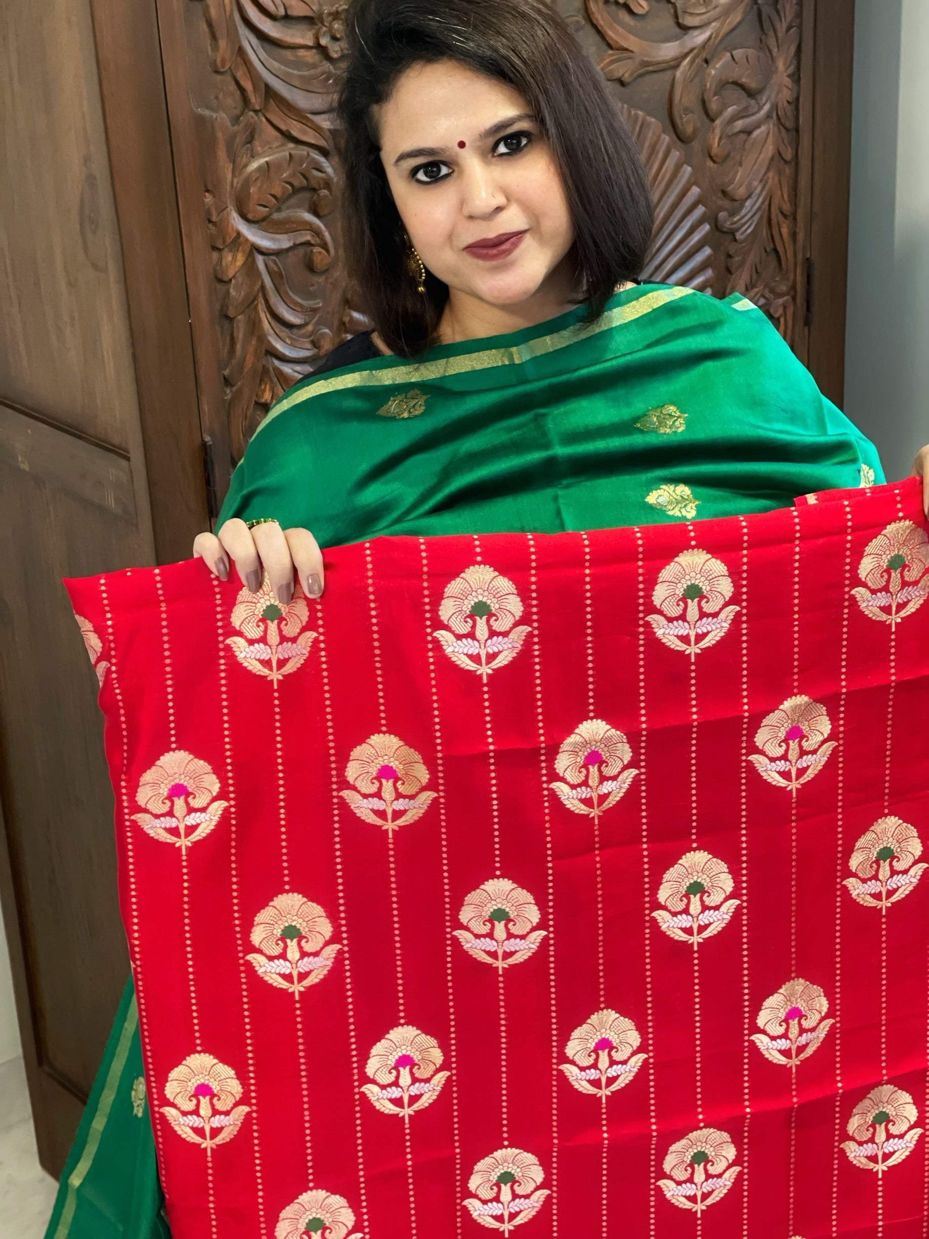Red Designer Handwoven Kadwa Banarasi Suit Set in Pure Silk - Masakalee