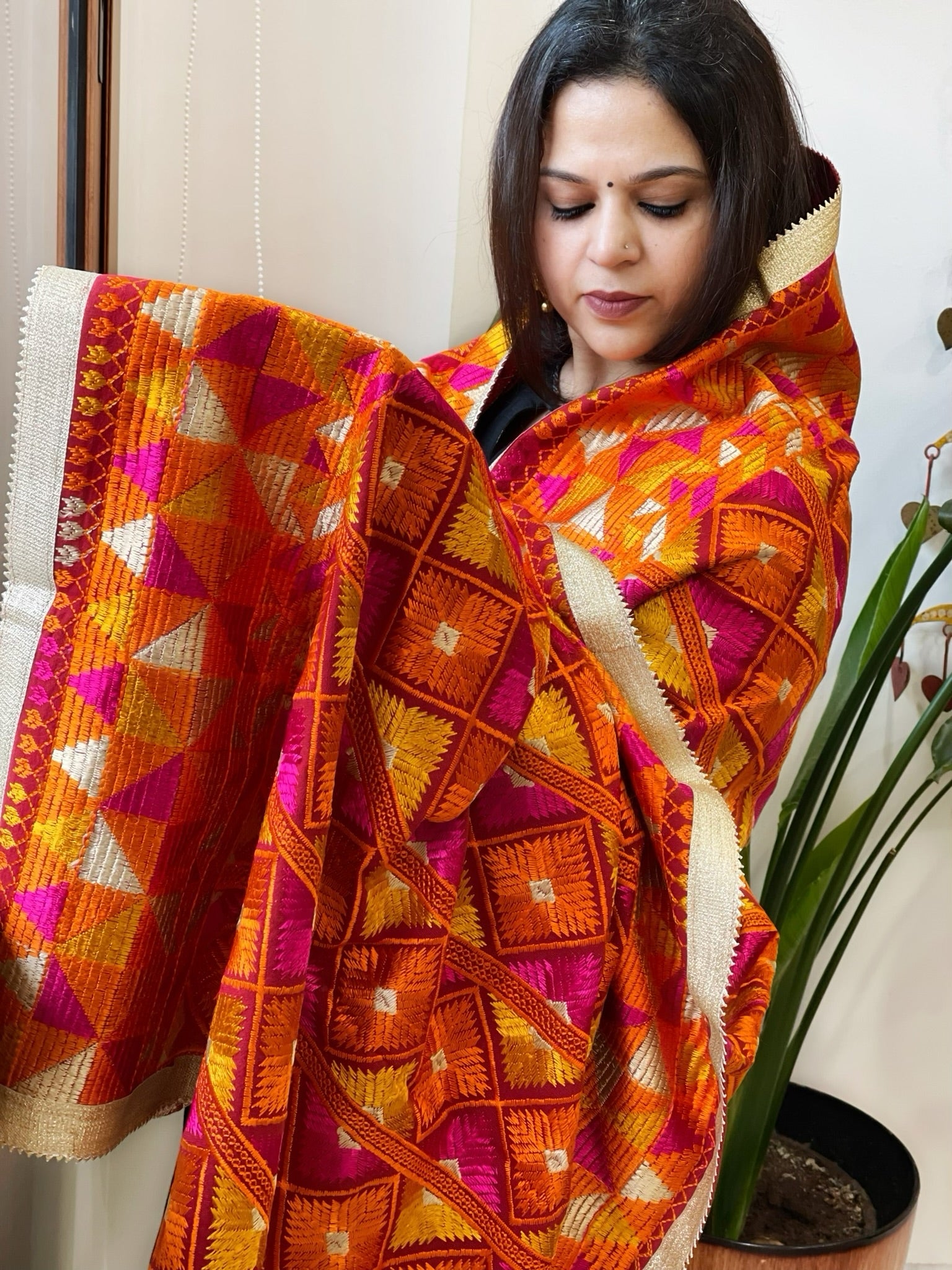 Red Designer Phulkari Dupatta in Khaddar Cotton - Masakalee