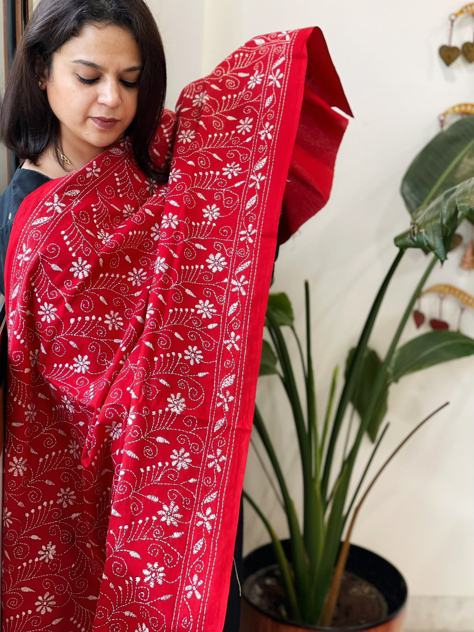 Red Handmade Kantha Dupatta in Pure Cotton - Masakalee