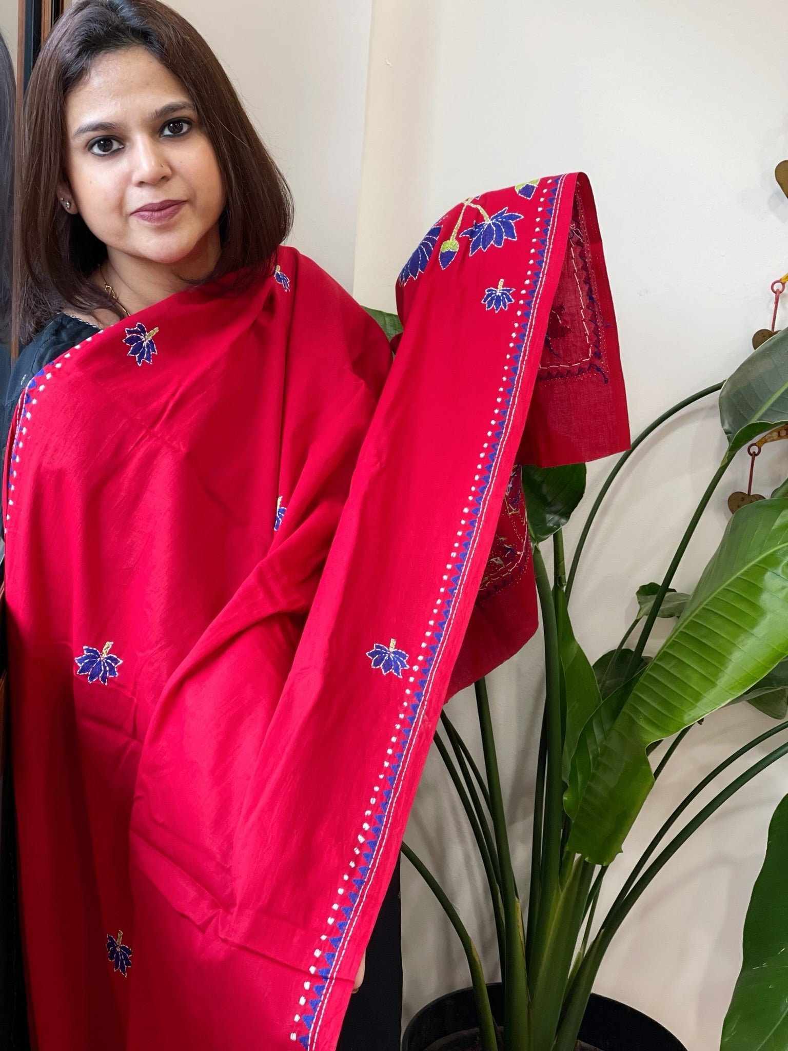 Red Handmade Kantha Dupatta in Pure Cotton - Masakalee