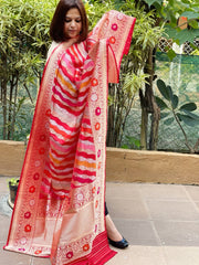 Red Handwoven Banarasi Rangkhat Dupatta in Pure Katan Silk - Masakalee