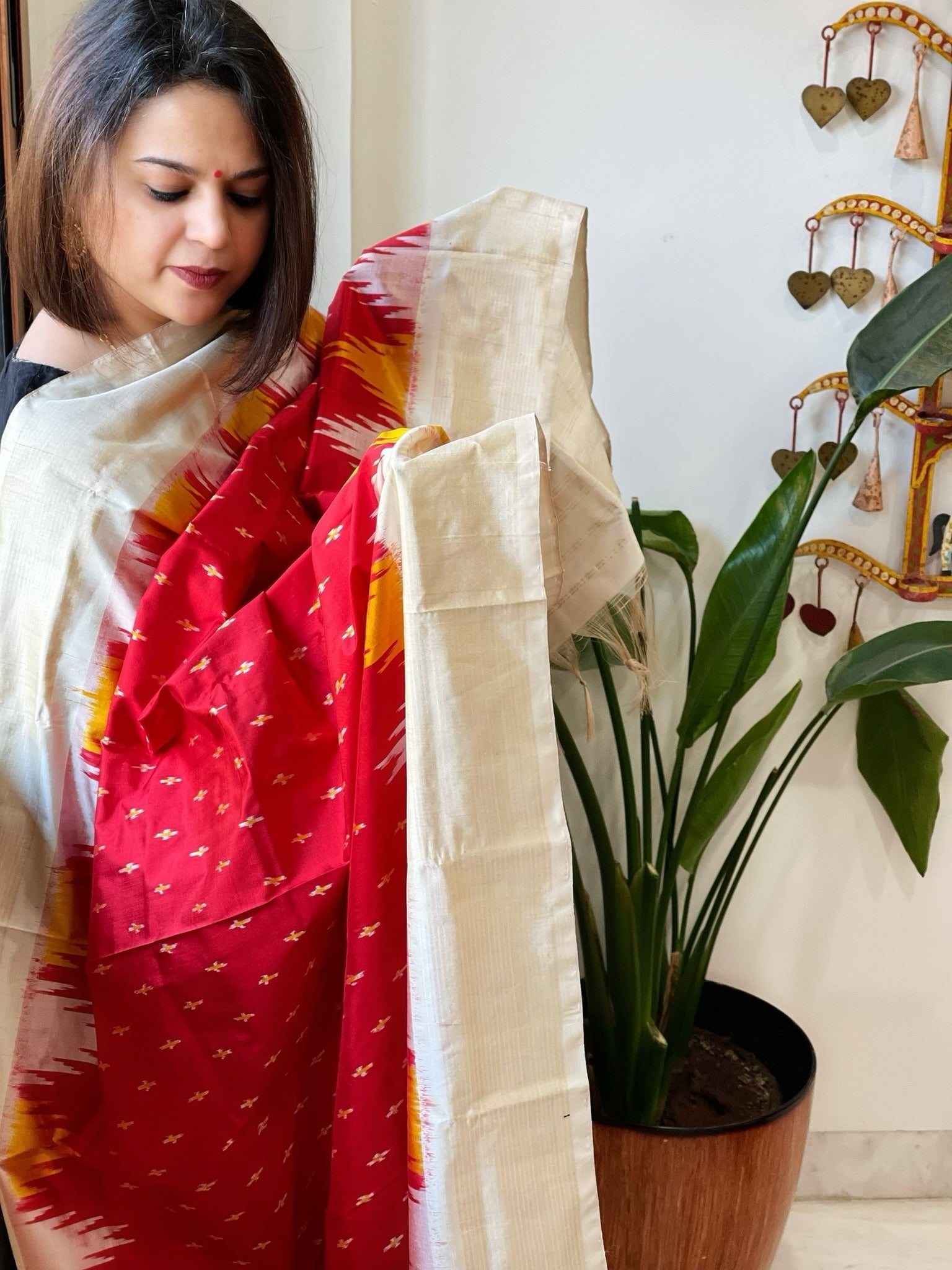 Red Handwoven Ikat Dupatta in Pure Silk - Masakalee