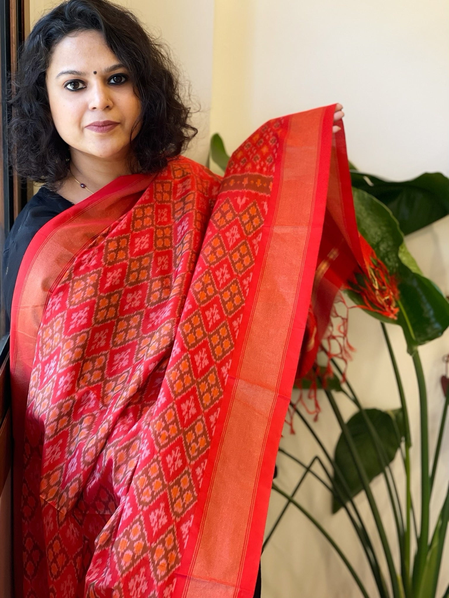 Red Handwoven Ikat Dupatta Pure Silk - Cotton - Masakalee