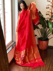 Red Handwoven Paithani Dupatta in Pure Silk - Masakalee