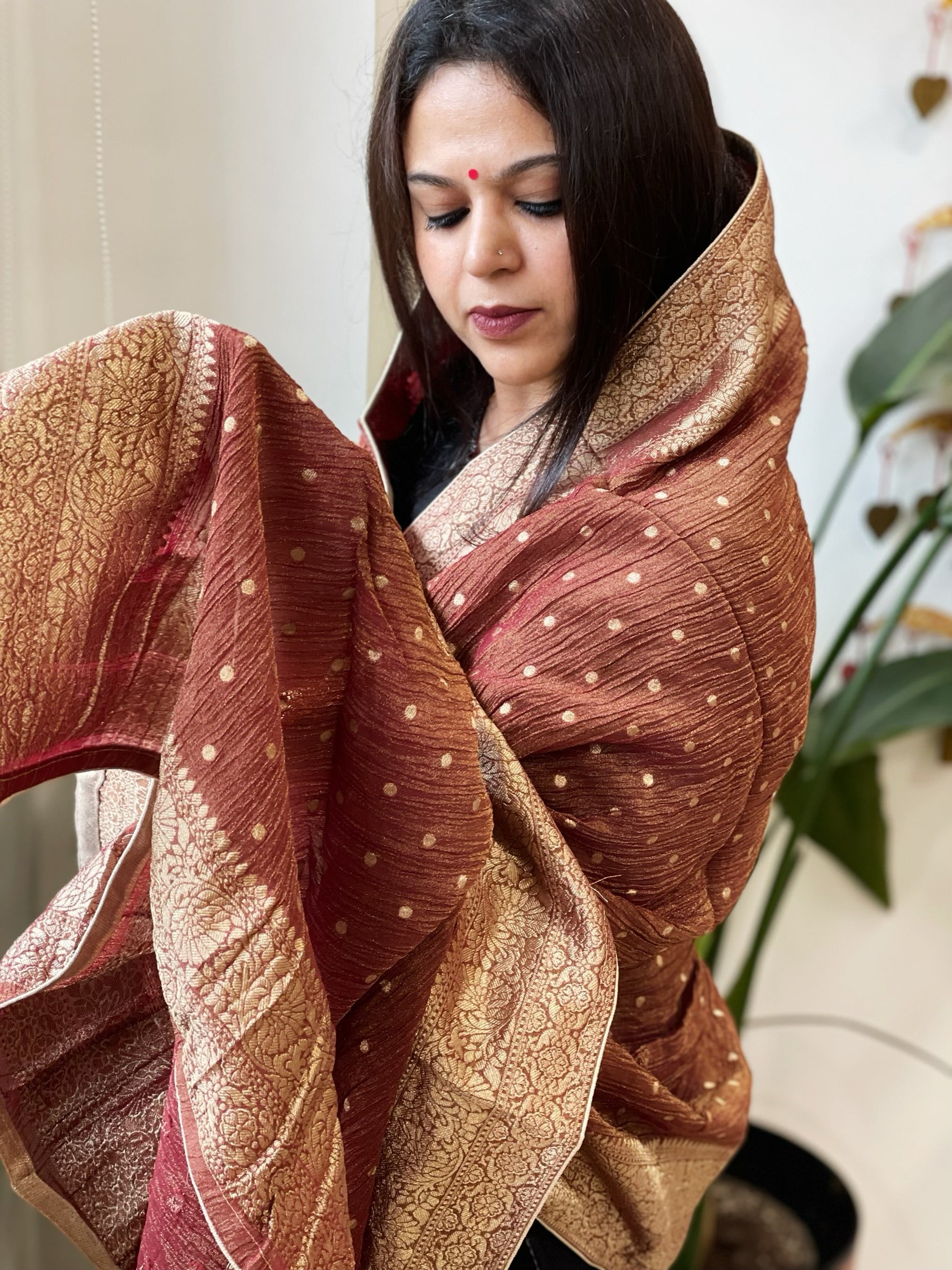 Reddish Brown Woven Banarasi Dupatta in Tissue - Masakalee