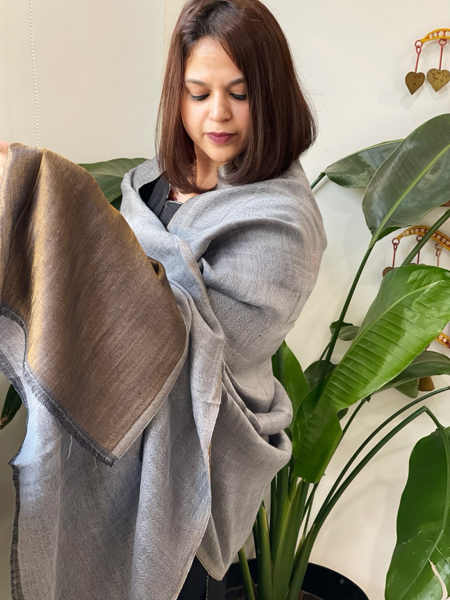 Silverish Grey Pashmina Shawl with Zari - Masakalee