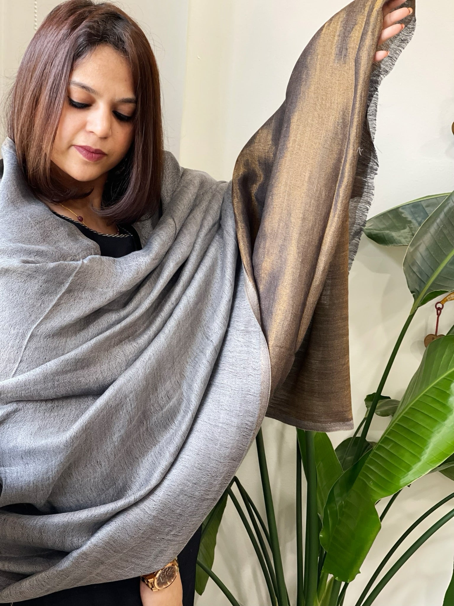 Silverish Grey Pashmina Shawl with Zari - Masakalee
