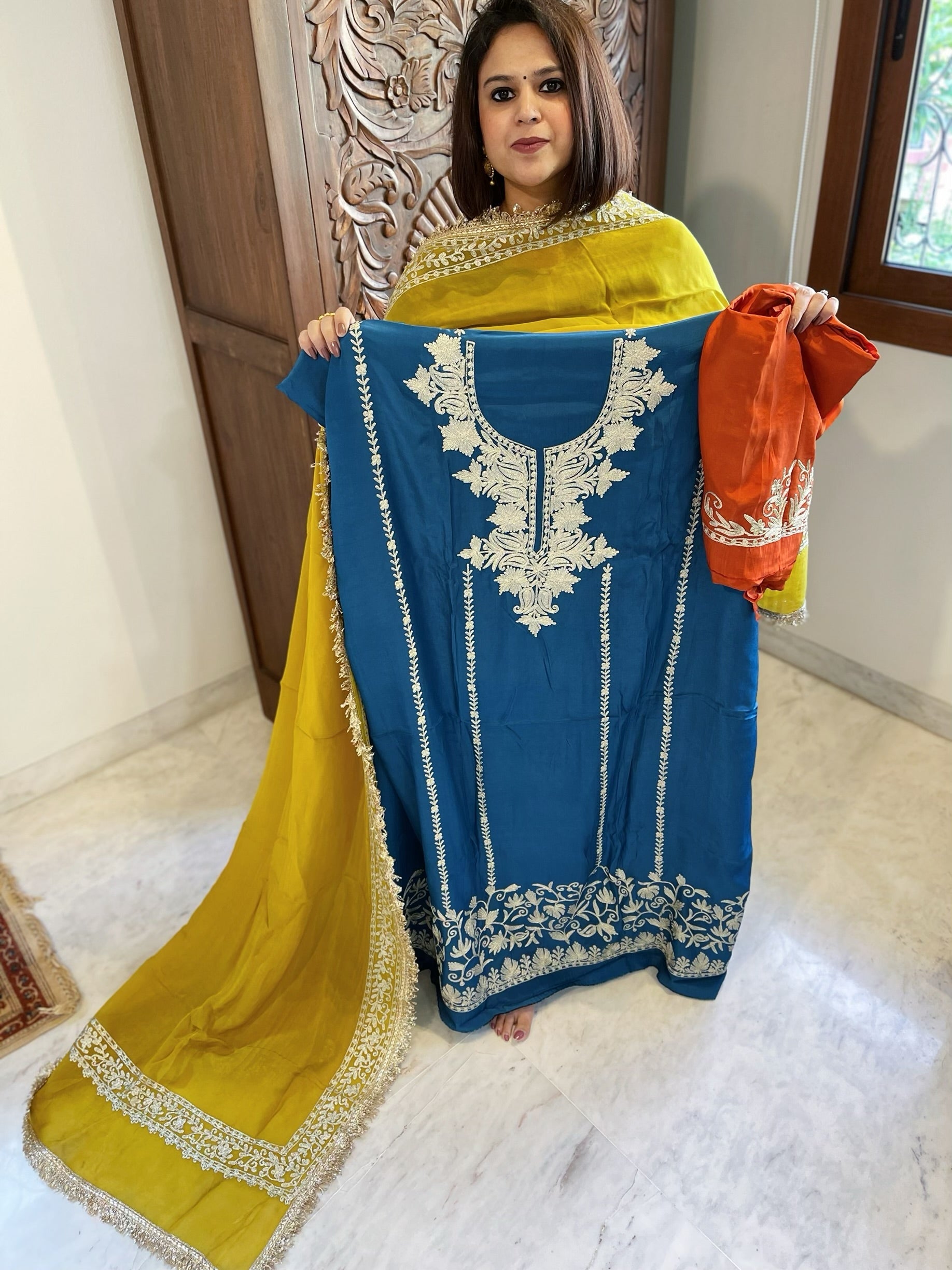 Suit Set with Kashmiri Tilla Work in Crepe - Masakalee
