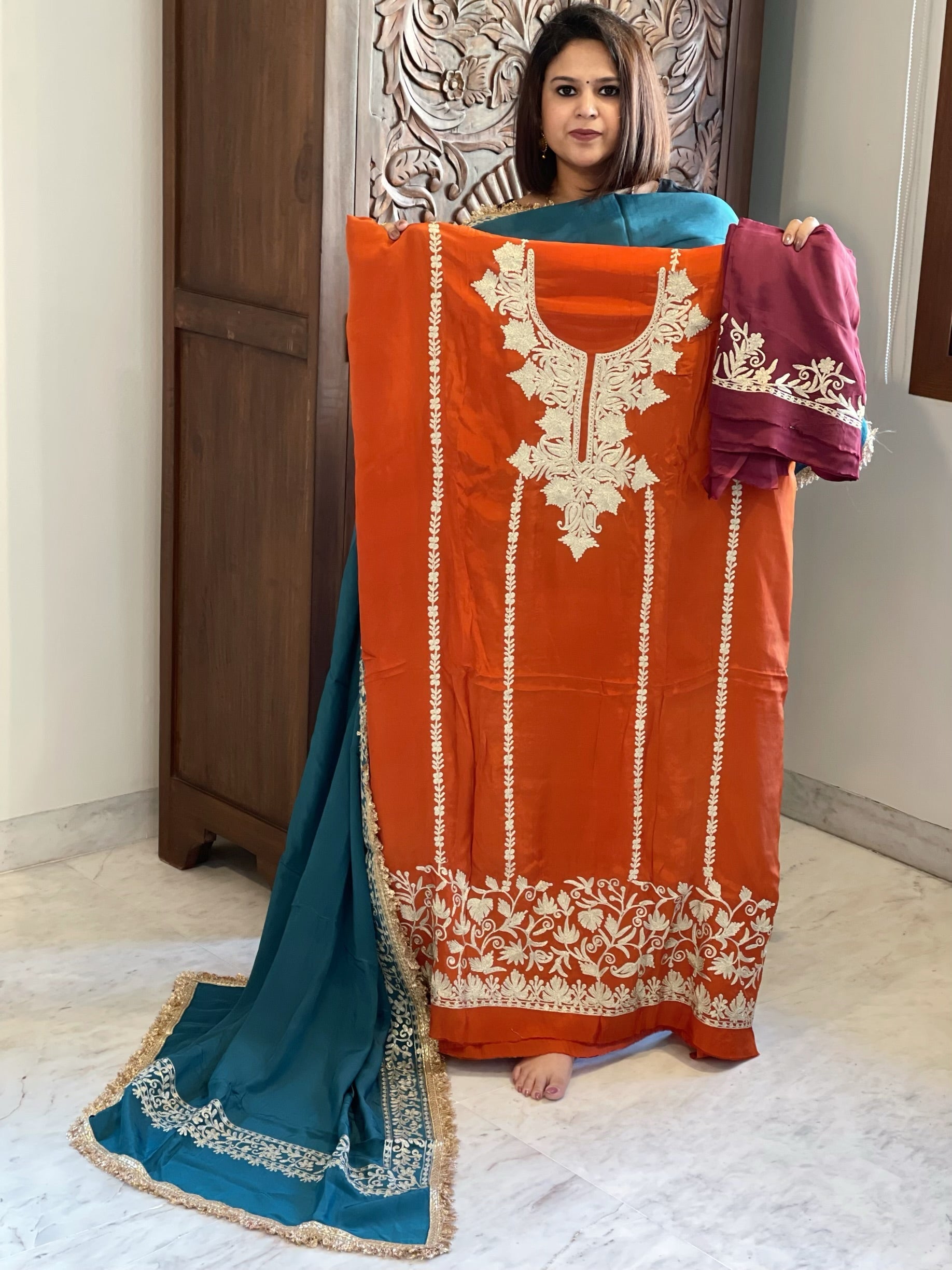 Suit Set with Kashmiri Tilla Work in Crepe - Masakalee