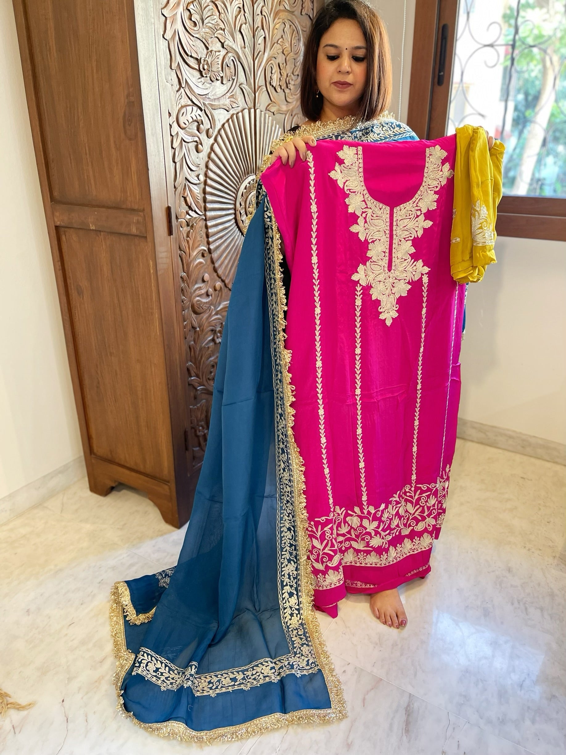 Suit Set with Kashmiri Tilla Work in Crepe - Masakalee