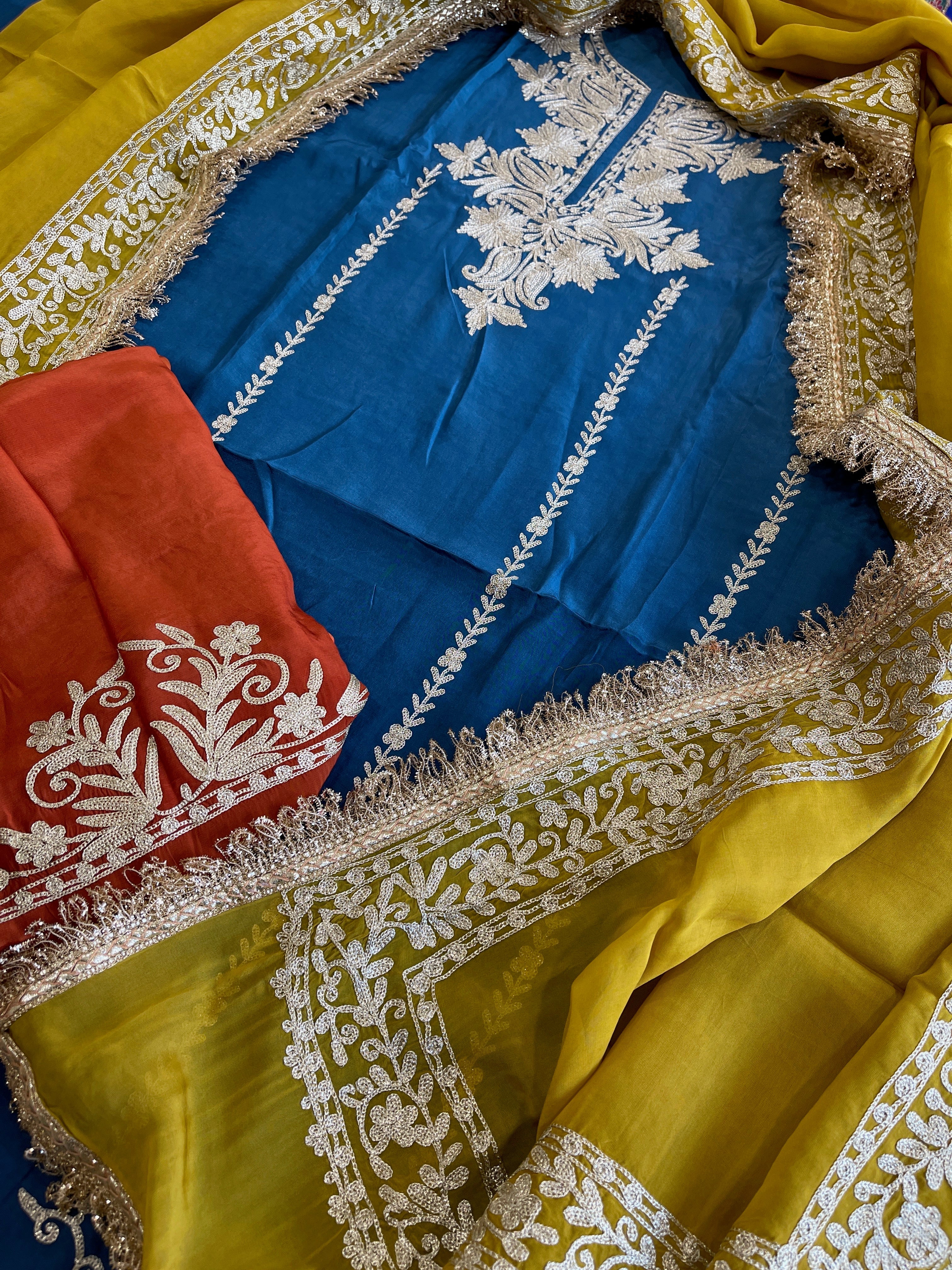 Suit Set with Kashmiri Tilla Work in Crepe - Masakalee