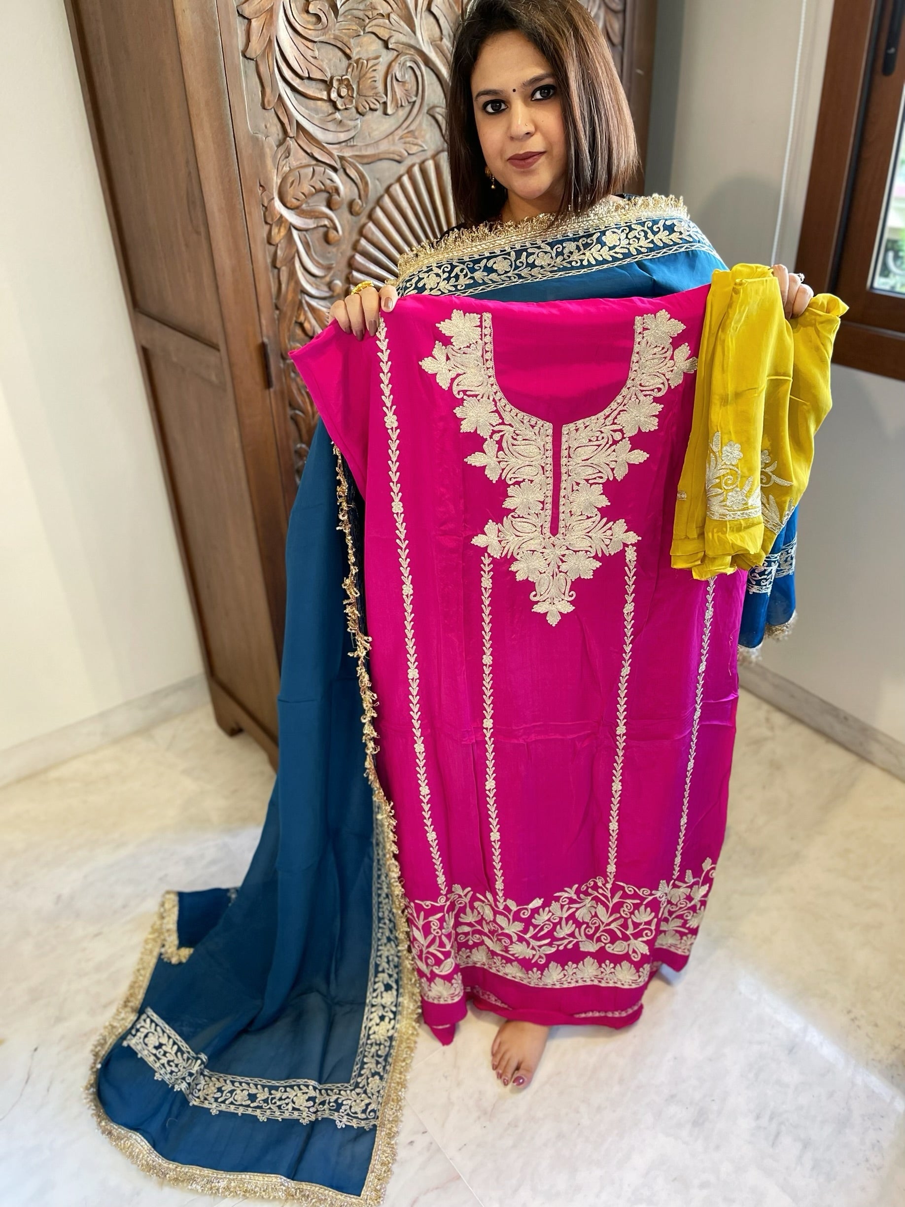 Suit Set with Kashmiri Tilla Work in Crepe - Masakalee