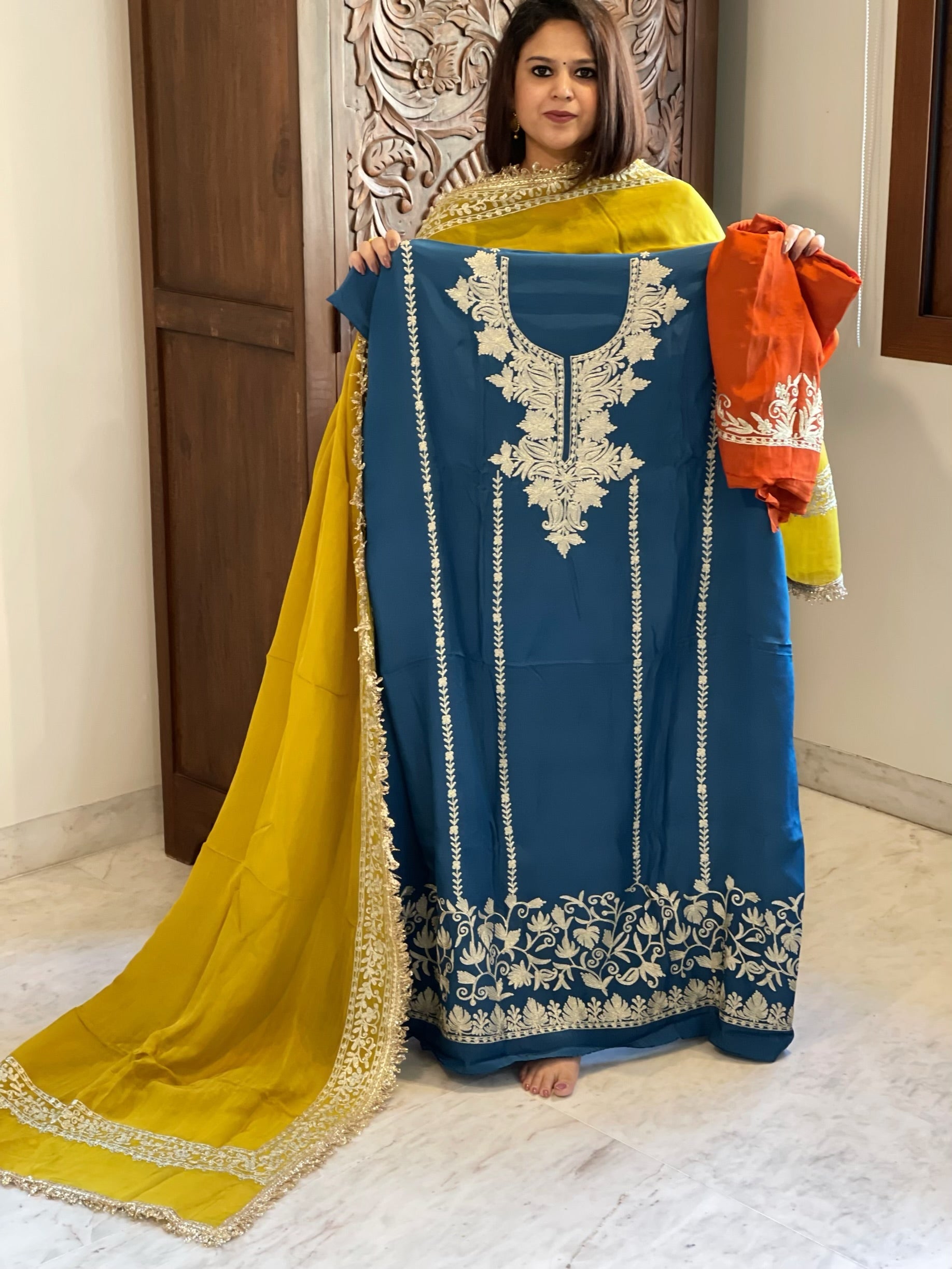 Suit Set with Kashmiri Tilla Work in Crepe - Masakalee