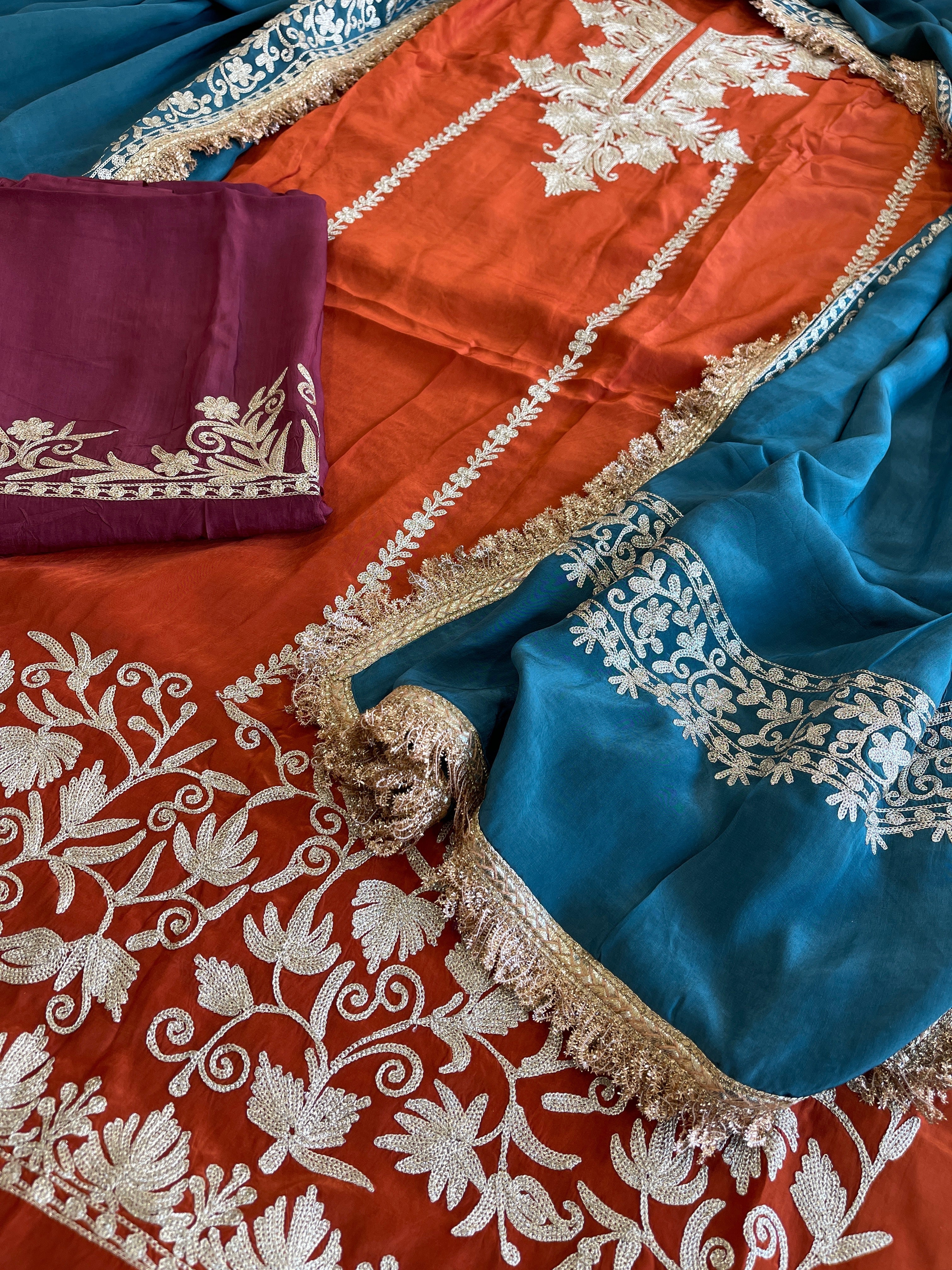 Suit Set with Kashmiri Tilla Work in Crepe - Masakalee