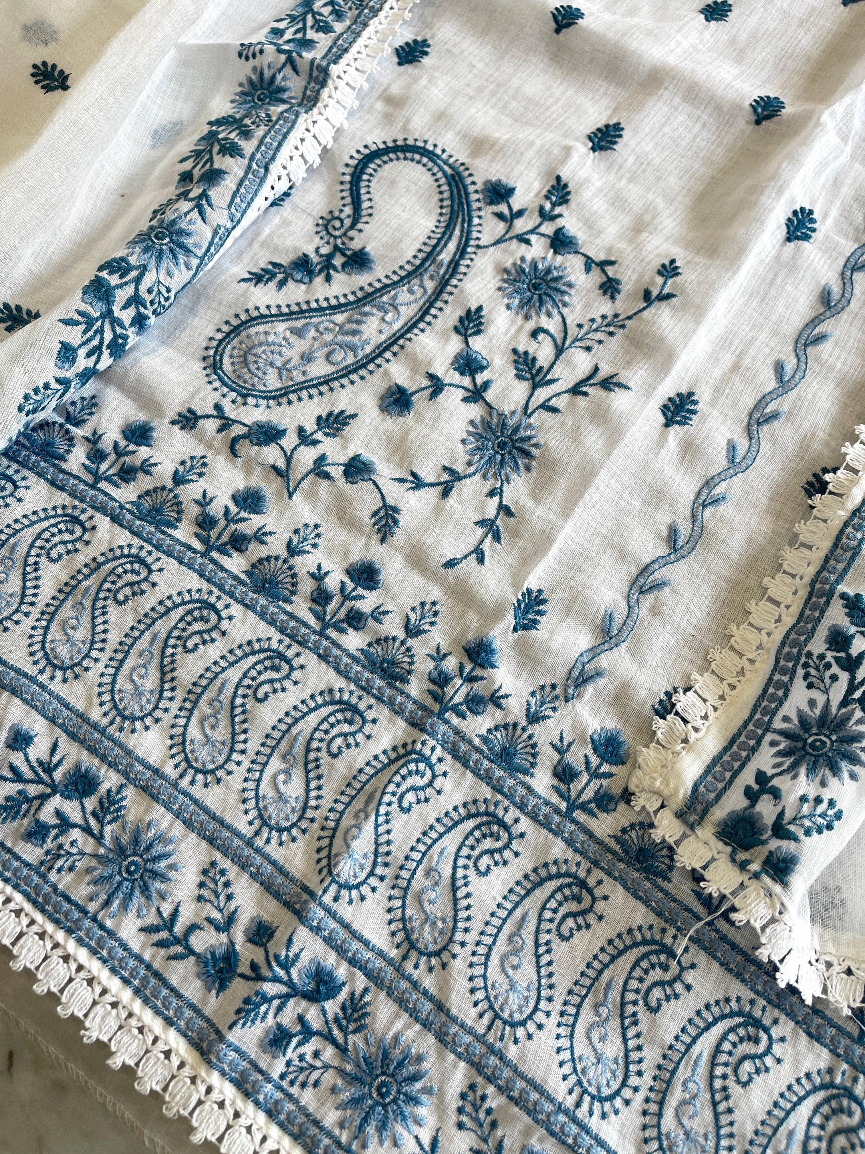 Suit Set with Thread Embroidery in Slub Cotton - Masakalee