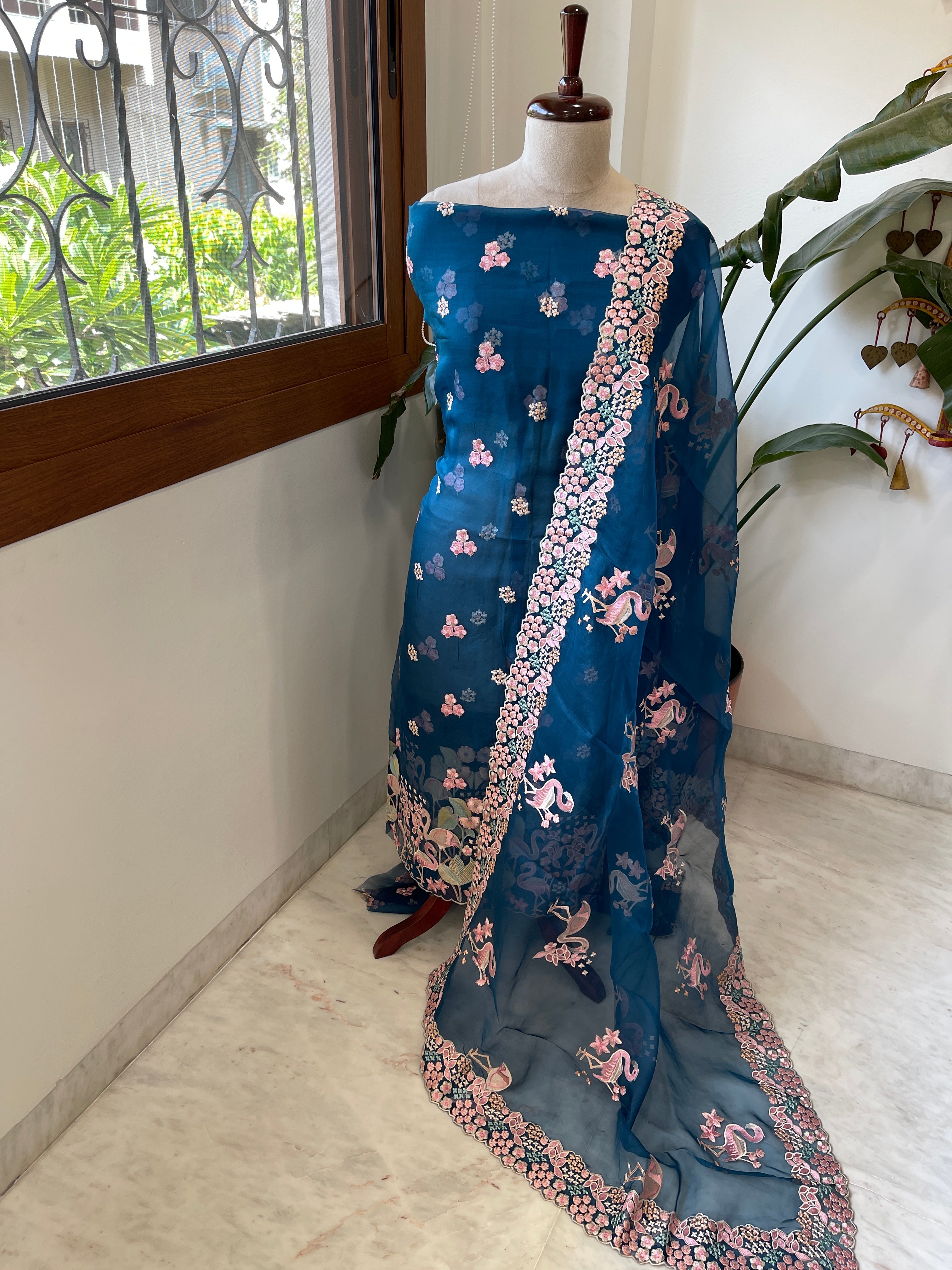 Teal Dupatta Set (Kurta+Dupatta) with Thread Embroidery in Pure Organza - Masakalee
