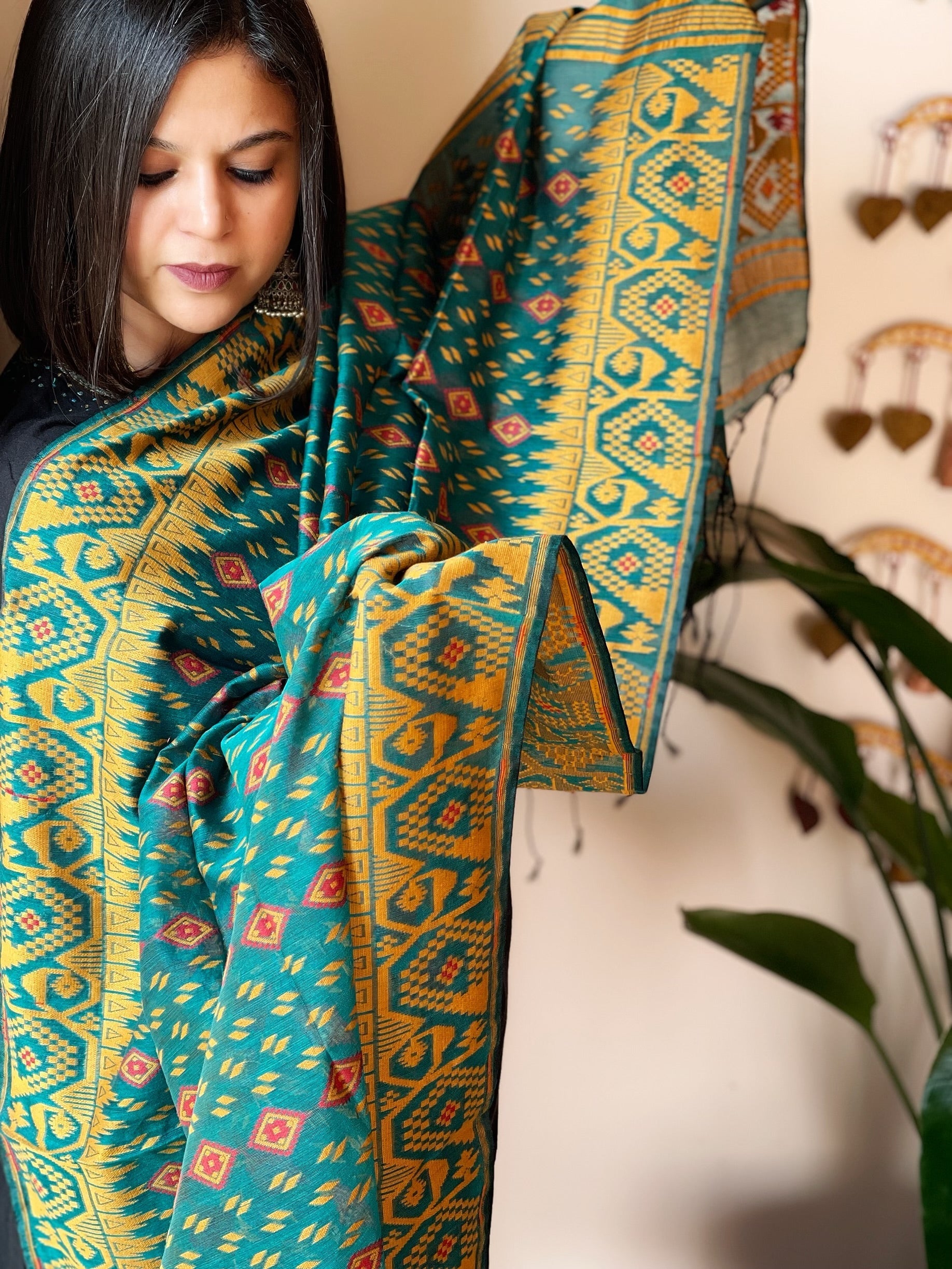 Teal Handwoven Jamdani Dupatta in Pure Muslin - Chanderi - Masakalee