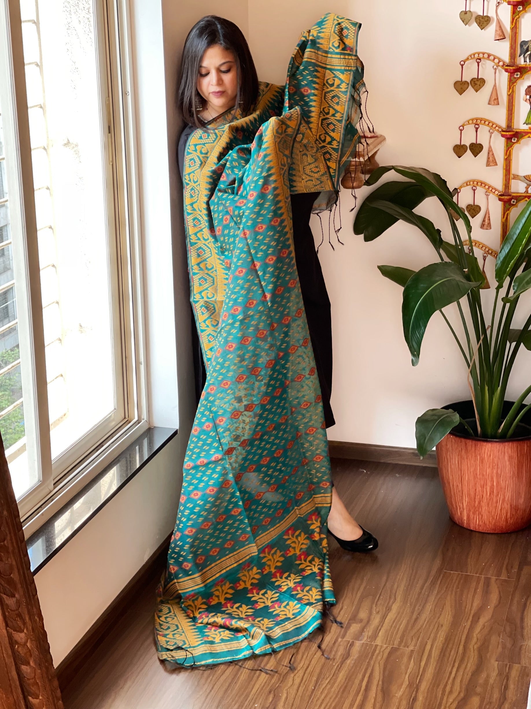 Teal Handwoven Jamdani Dupatta in Pure Muslin - Chanderi - Masakalee