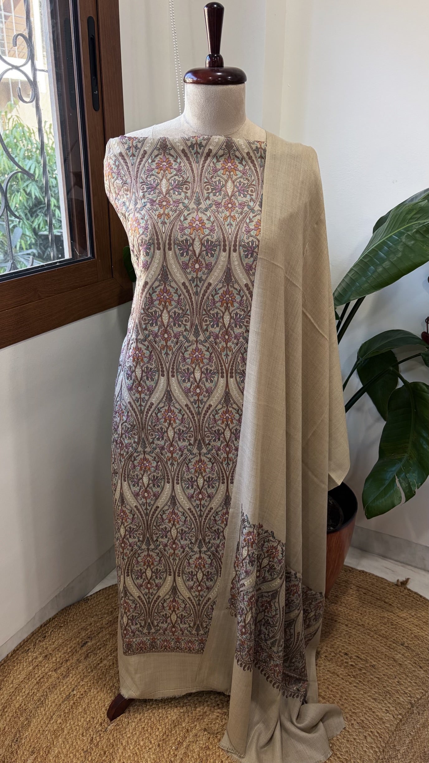 Toosh Winter Suit Set with Aari Work in Pashmina Wool - Masakalee