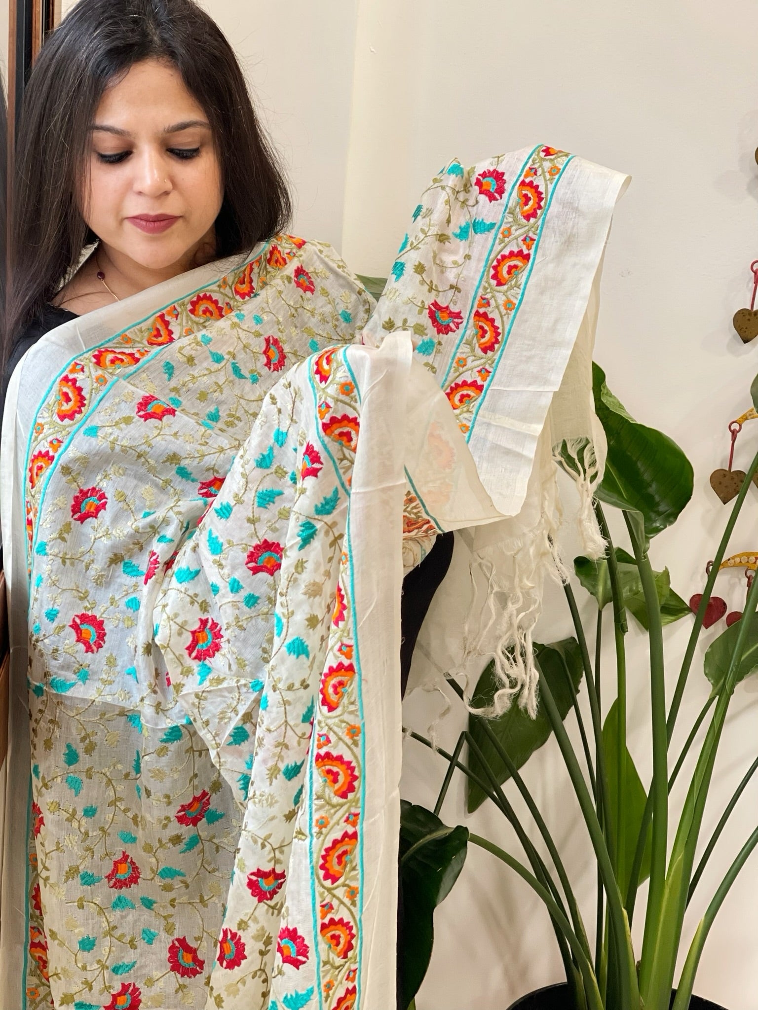 Tussar Silk dupatta with Thread Jaal Embroidery - Masakalee