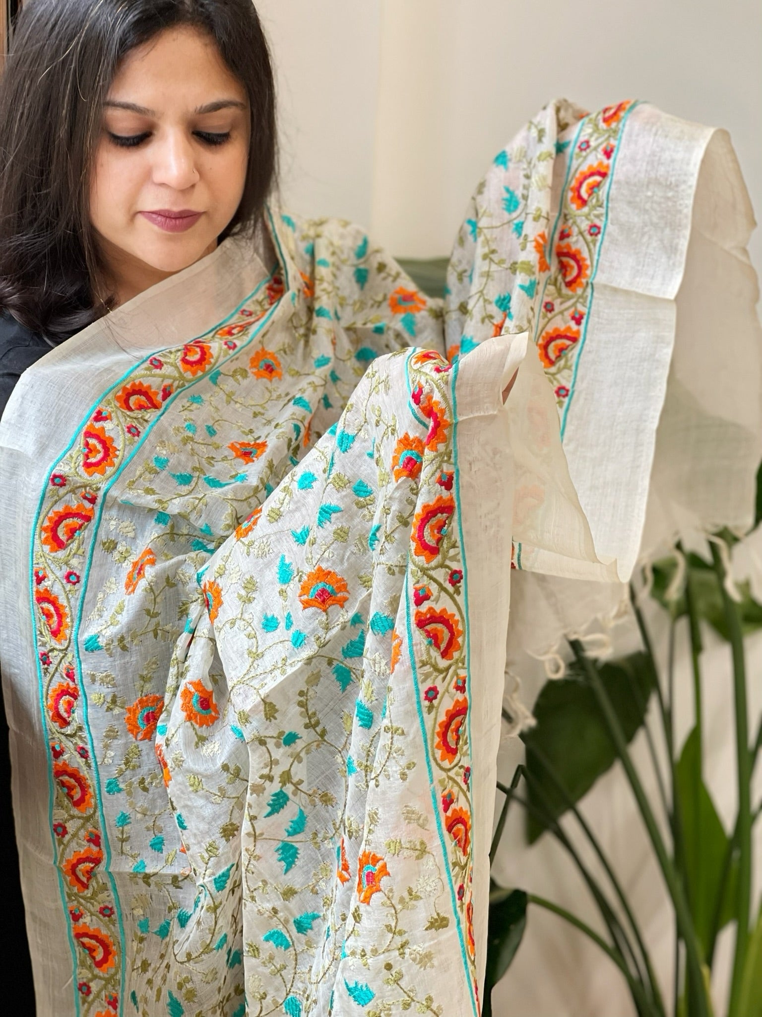 Tussar Silk dupatta with Thread Jaal Embroidery - Masakalee