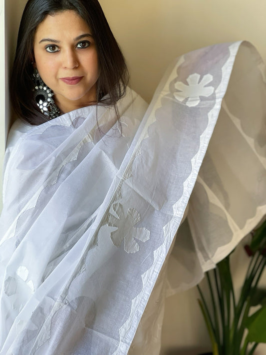 White Applique handwork Dupatta in Cotton - Masakalee