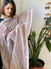 White Handmade Kantha Dupatta in Silk - Masakalee