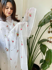 White Kota Cotton Dupatta with Thread Embroidery - Masakalee