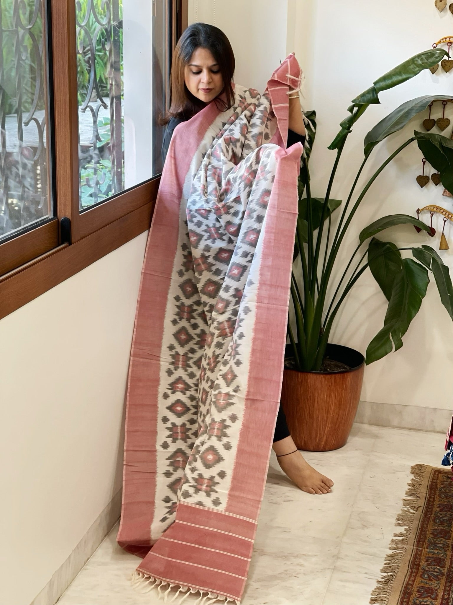 White, Pink Handwoven Ikat Dupatta in Cotton - Masakalee