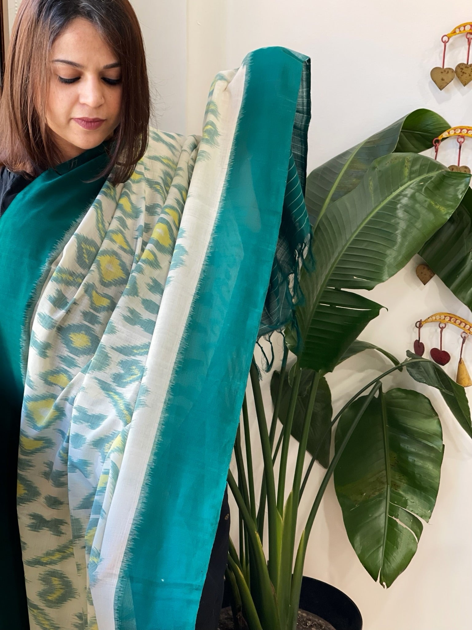 White, Teal Handwoven Ikat Dupatta in Cotton - Masakalee
