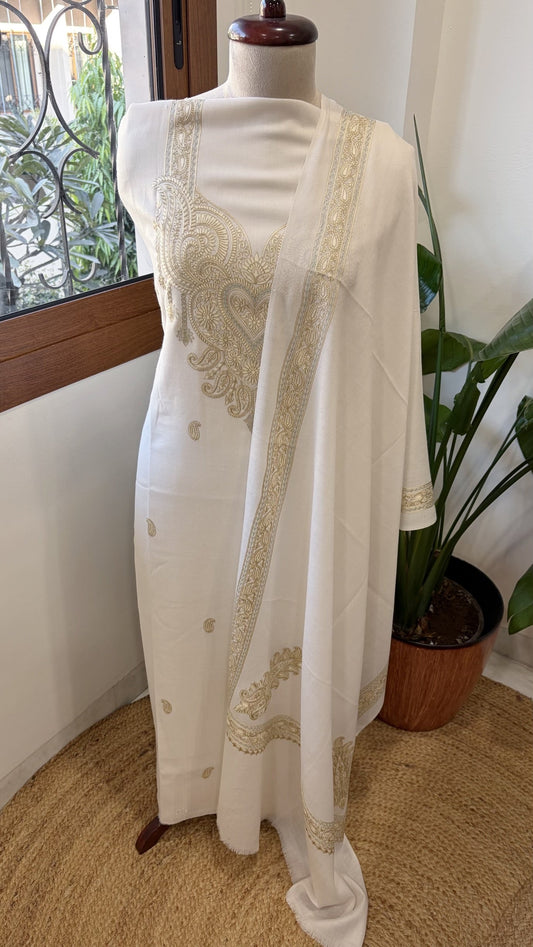 White Winter Suit Set with Aari Work in Pashmina Wool - Masakalee
