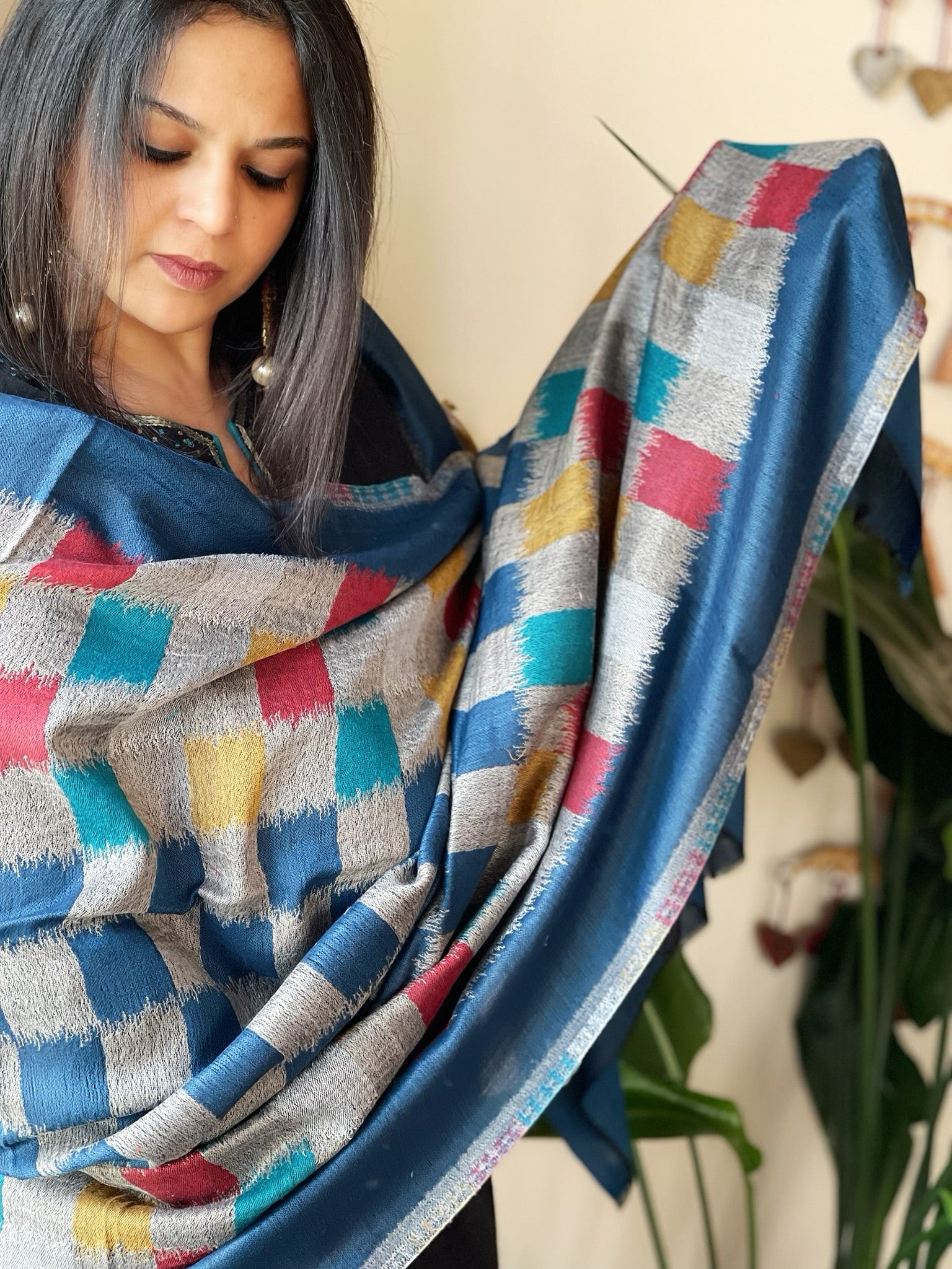 Woven Ikat Pashmina Shawl - Masakalee