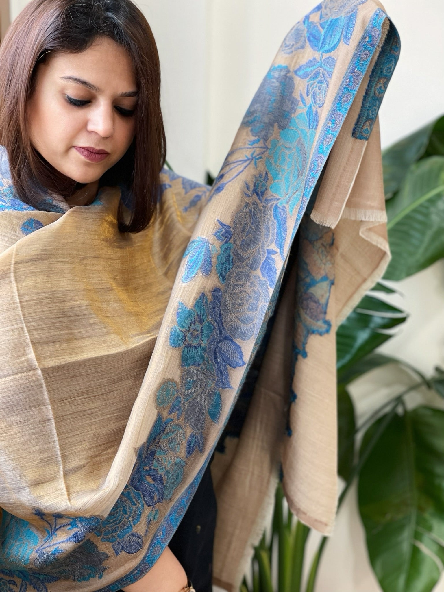 Woven Pashmina Zari Stole with Floral Kaani Pallu - Masakalee