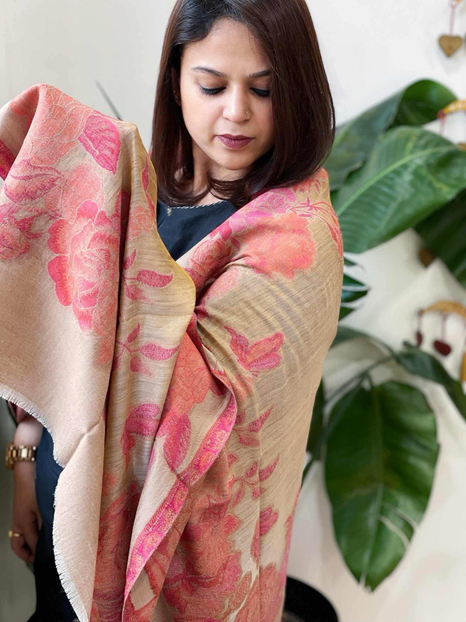 Woven Pashmina Zari Stole with Floral Kaani Pallu - Masakalee