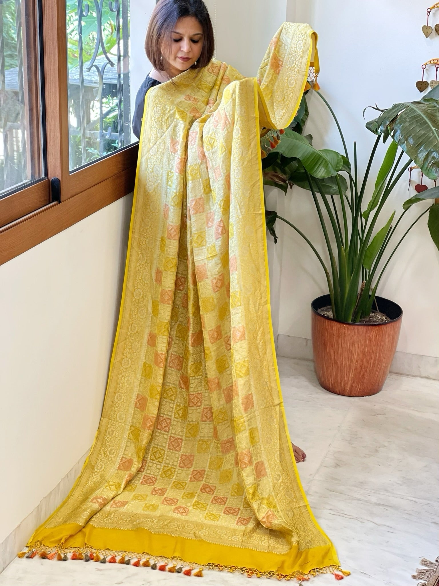 Yellow Handwoven Banarasi Rangkhat Dupatta in Pure Georgette - Masakalee