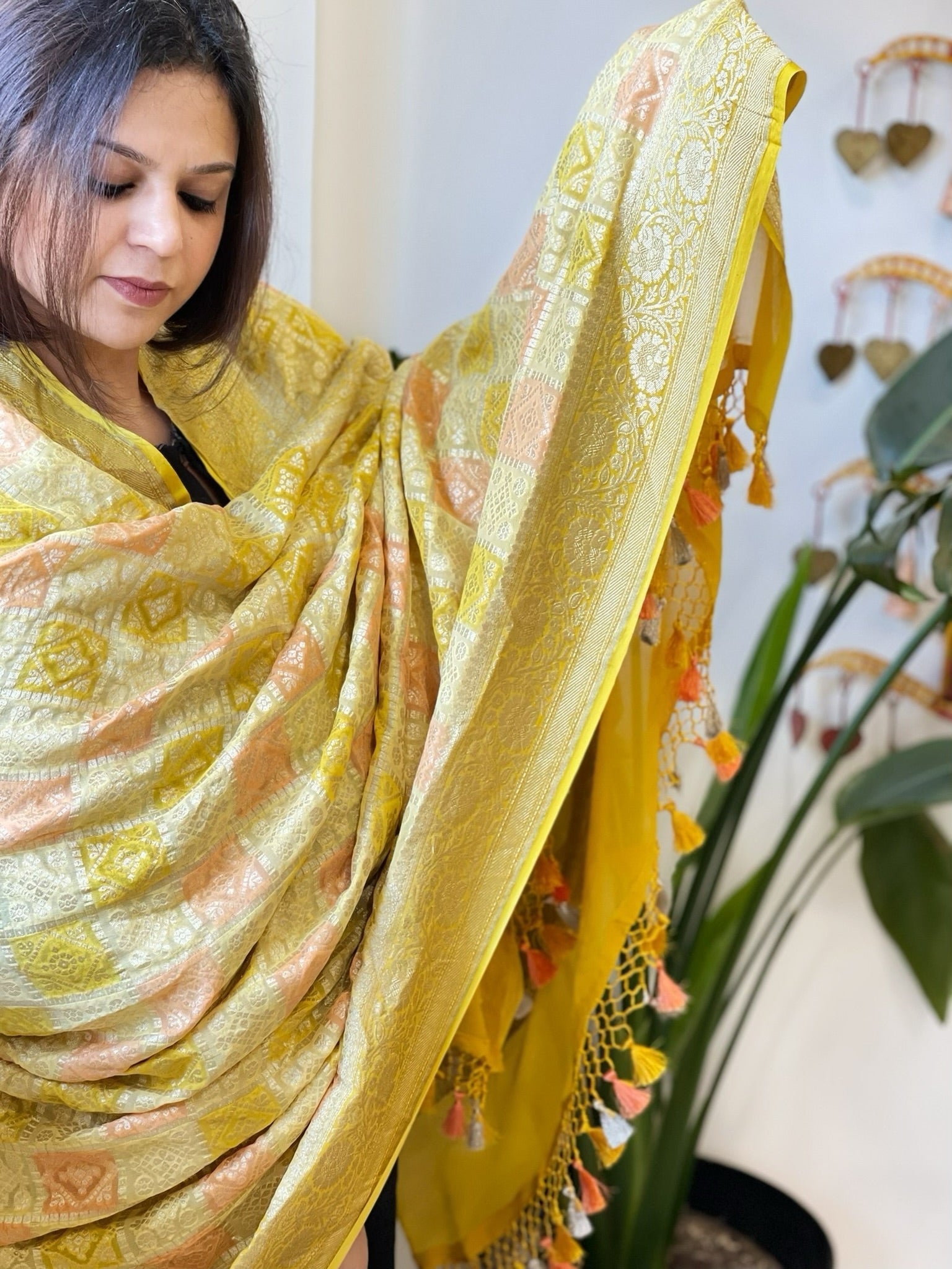Yellow Handwoven Banarasi Rangkhat Dupatta in Pure Georgette - Masakalee