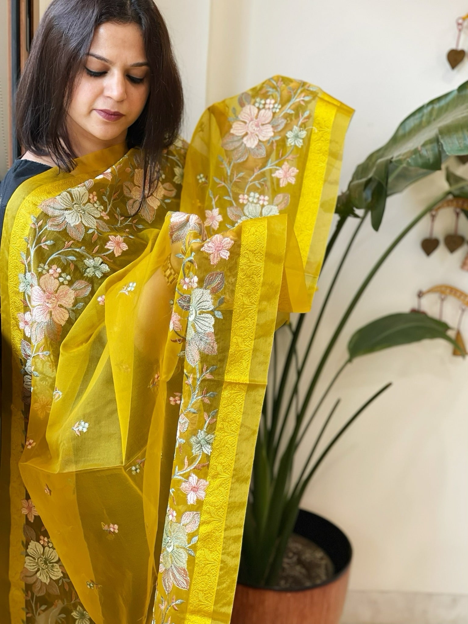 Yellow Organza Dupatta with Thread Embroidery - Masakalee