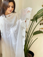 Mul Cotton Dupatta with Cut Work