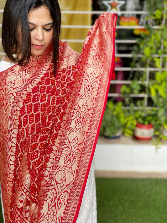 Red Handwoven Premium Zari Rai Bandhani Dupatta in Pure Georgette