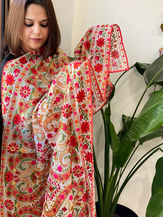 Ivory Kashmiri Aari Embroidery dupatta in Georgette