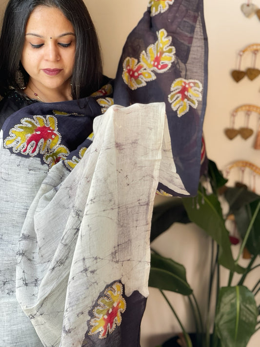 Handpainted Dupatta with Kantha Stitch Handwork in Pure Linen