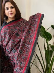 Black Handmade Revser Nakshi Kantha Dupatta in Pure Silk