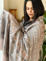 Sozni Hand Embroidery Dupatta in Pure Linen