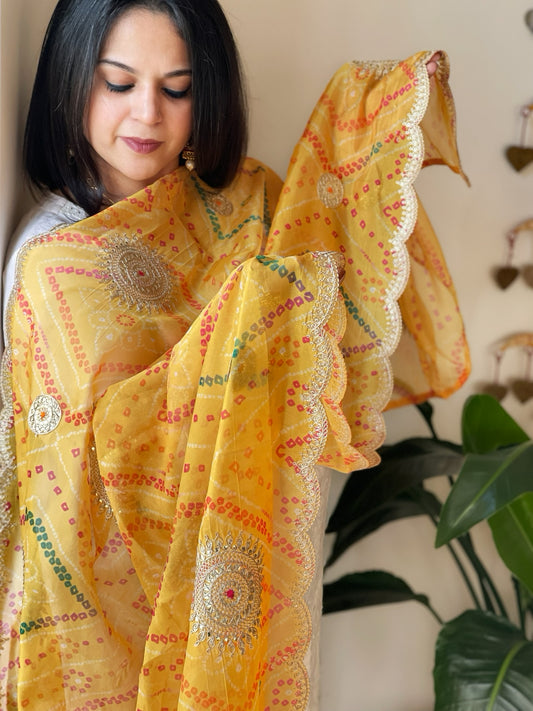 Yellow Printed Bandhej Organza dupatta with Scalloped Border