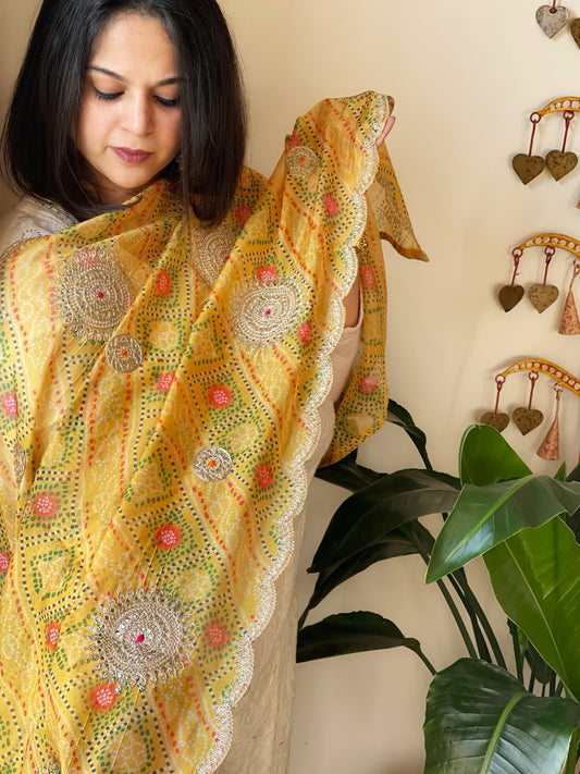 Yellow Printed Bandhej Organza dupatta with Scalloped Border