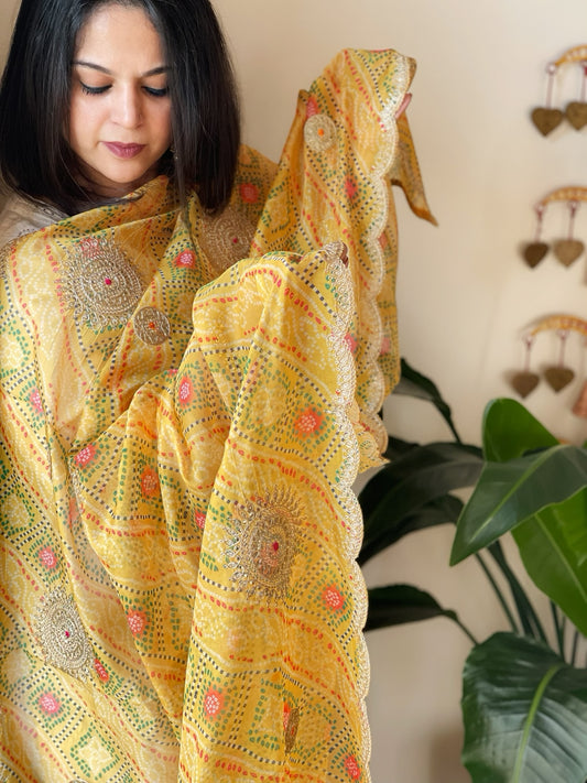 Yellow Printed Bandhej Organza dupatta with Scalloped Border